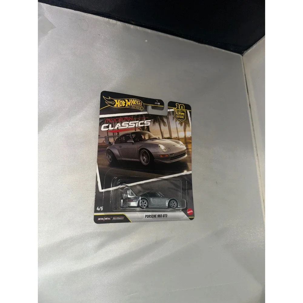 Hot Wheels Premium Modern Classics Porsche 993 GT2 Silver Real Riders FPY86
